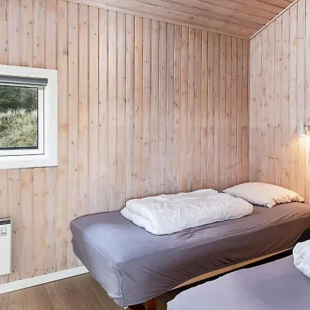 8 Person In Saltum-by Traum Saltum